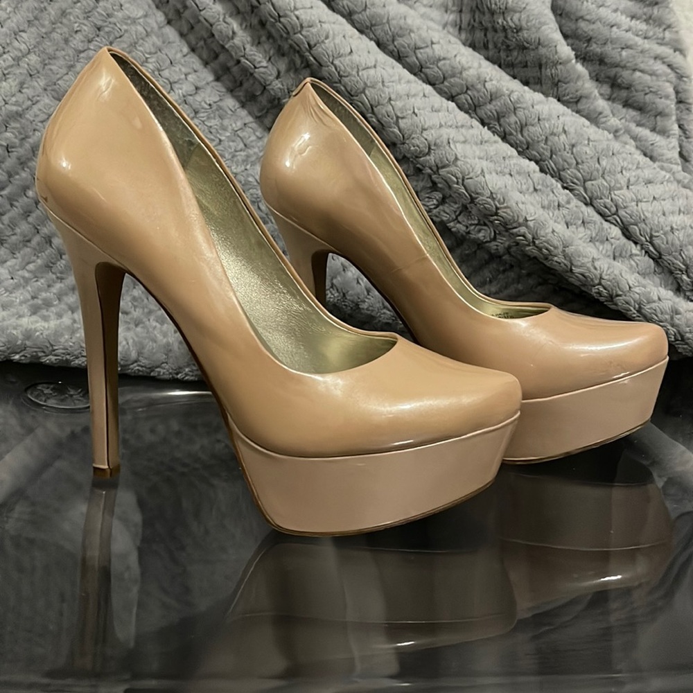 Y2K Jessica Simpson platform nude heels size 7.5 purchased in 2008. No dry rot